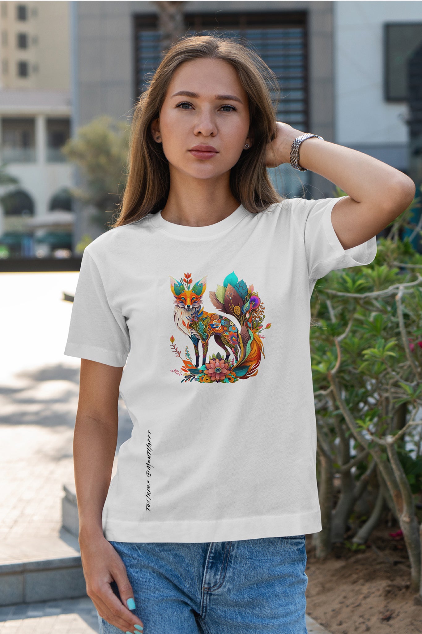 Beautiful Fox Women’s Round Neck T-Shirt