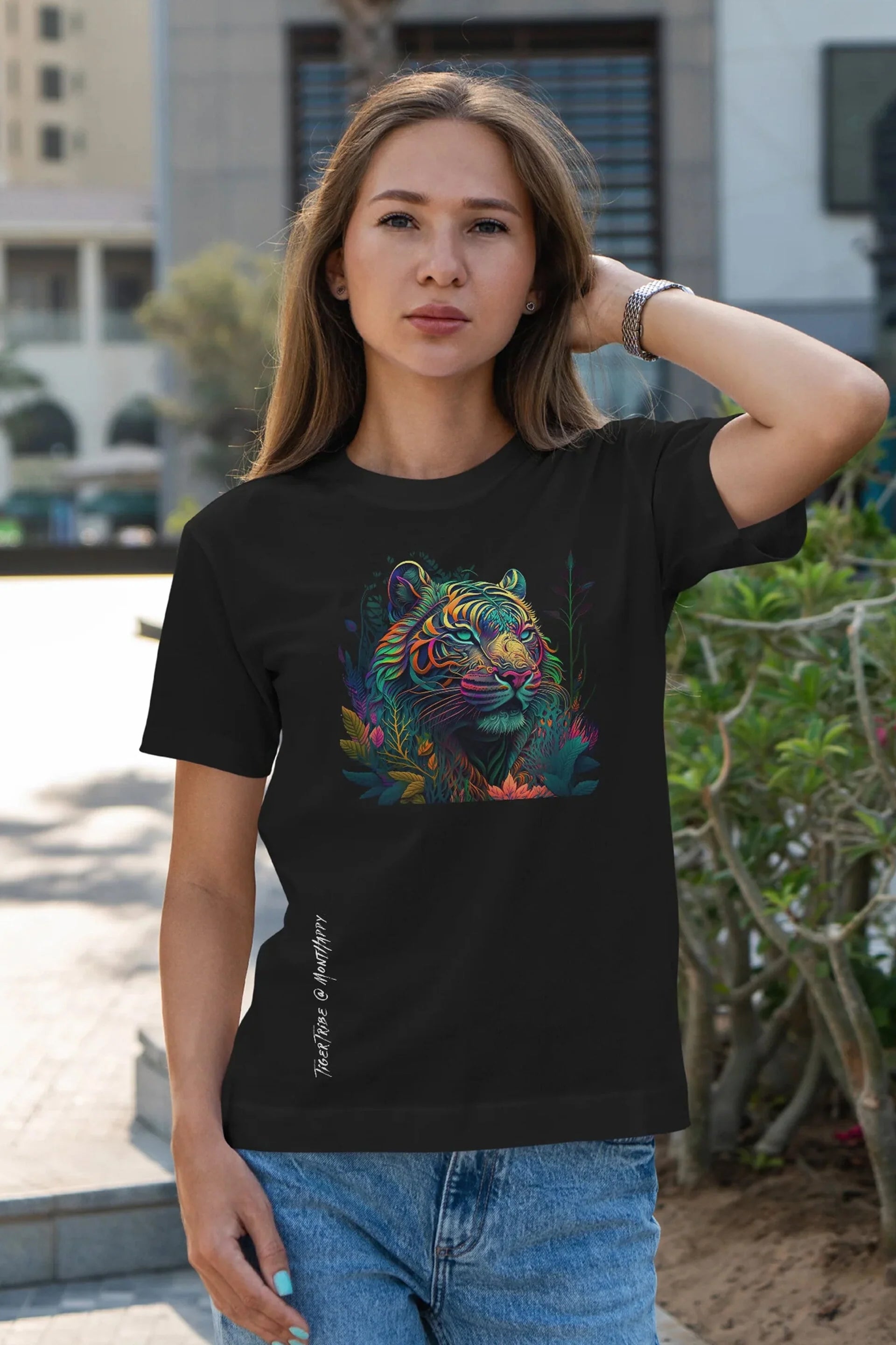 Beautiful Tiger Women’s Round Neck T-Shirt